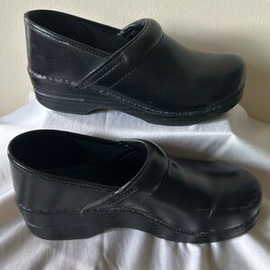 Black Dansko Clogs Size EU40 US9